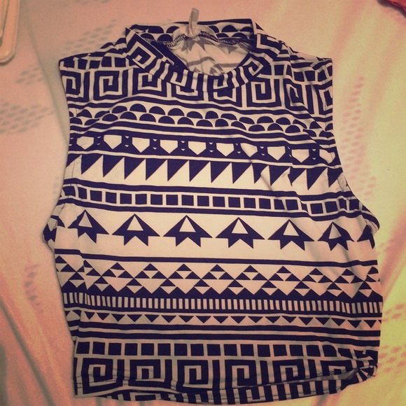 Crop top - Picture 1 of 3